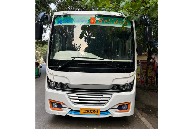 Mini Luxury Coach 24+1