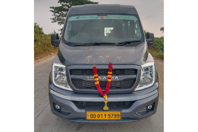 Urbania Semi Luxury 16+1