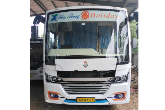 Large Luxury Coach 40+1